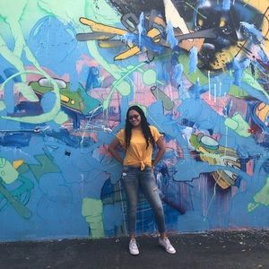 Meet your Posher, Adriana